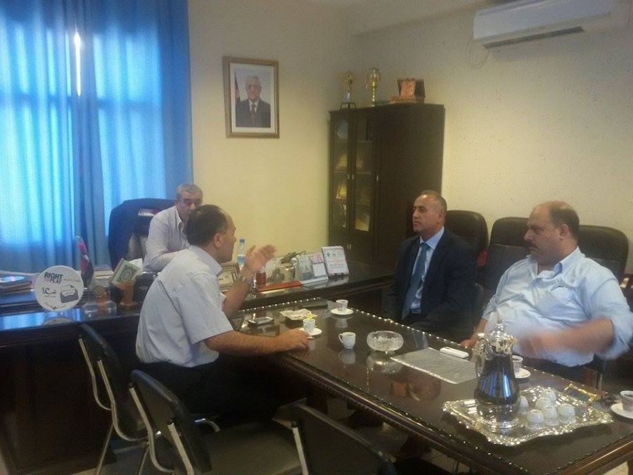 خاص: صور من مديرية التربية والتعليم في قباطية خلال انتظار نتائج الثانوية العامة للمؤتمر الصحفي لمعالي الوزير د. صبري صيدم 